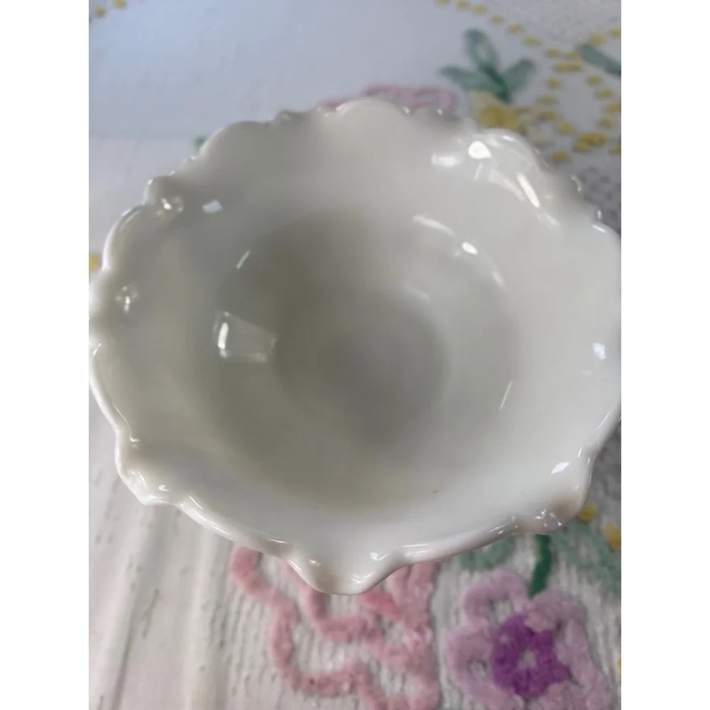Westmoreland Milk Glass Paneled Grape Pedestal Bowl Scalloped Compote Candy Dish
